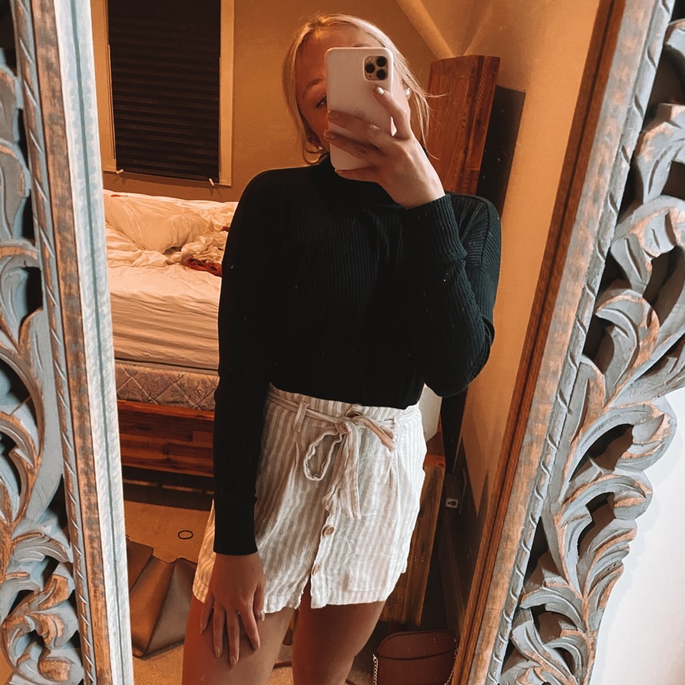 linen button up skirt w/ matching belt! make offer